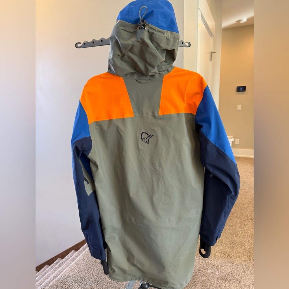 Norrona Lafoten Gore-Tex Anorak -Mens - Picture 5 of 14
